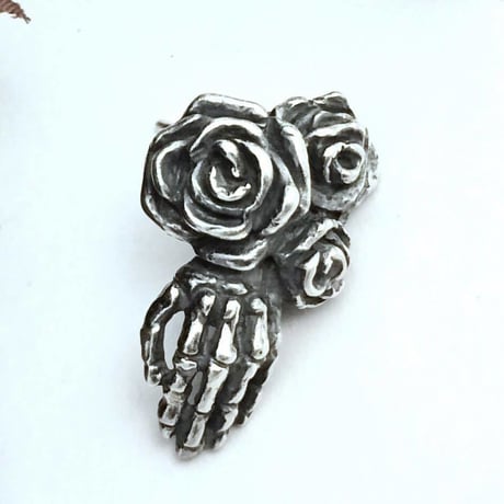 Warm hand ピアス（左手）［Bone ash］