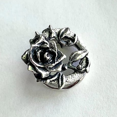 【薔薇のイヤカフ】rose circleカフ［銀燭］
