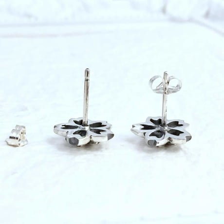 小桜ピアス［銀燭］