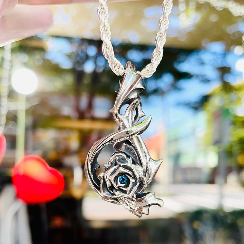 エナメル のペンダントヘッド 薔薇 蛇骨堂限定販売】バラペンダント ［GLAM SCALE］ | 上州本店 蛇骨堂