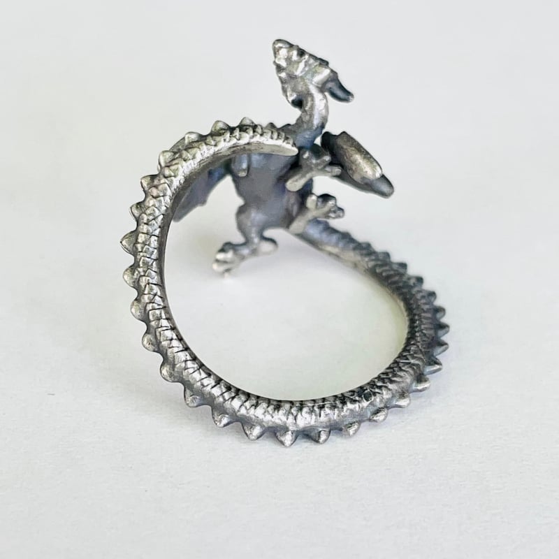 即納可能！】尻尾で巻き付くドラゴン（リング）［林檎屋］ | 上州本店