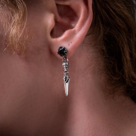 【即納可能！】スカルクラウンダガーピアス　～Skull Crown Dagger Earrings～ ［Artemis Kings］