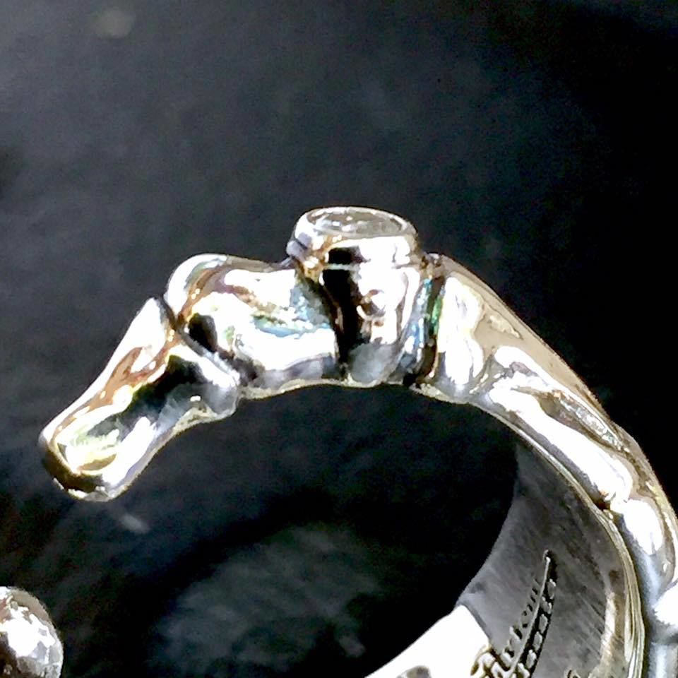 即納可能！手骨の指輪】スカルハンドリング［Artemis Classic