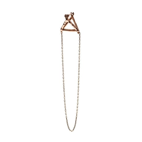 10金チェーントライアングルピアス［Elenore Jewelry］