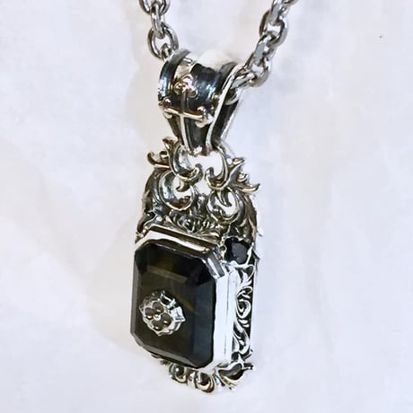 スクエアブルータイガーアイペンダント ~Square blue tiger eye pendant~　[ArtemisClassic]