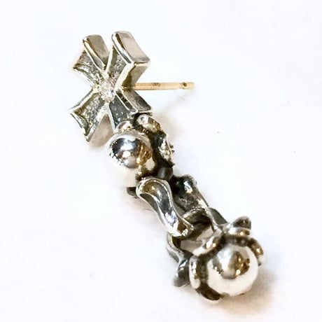 【限定1点のみ！蛇骨堂Special】スイングロータスピアス　　天然ダイヤ［Artemis Classic］