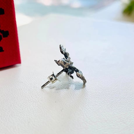 【即納可能！】ドラゴン（ピアス）[林檎屋]