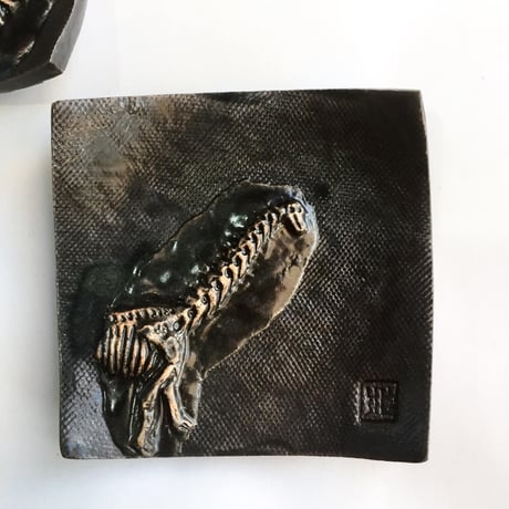 【SOLD OUT！】ブラキオサウルス豆皿［大友窯SKULL］