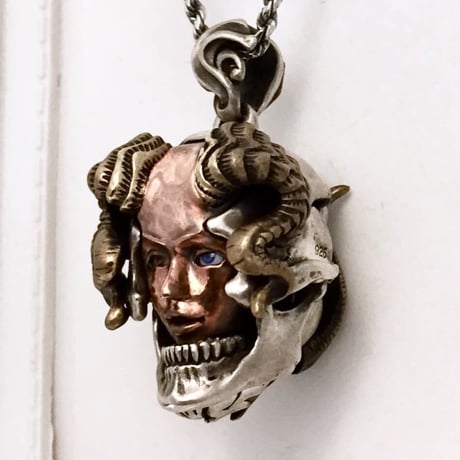 Succubus Glass Eye Pendant（ペンダントトップ）［BLIND RABBIT］