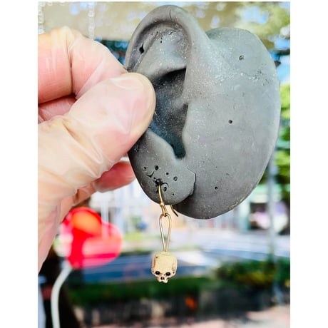 【SOLD OUT!！】豆ドクロピアス（片耳用1個ピアス）［大友窯SKULL］