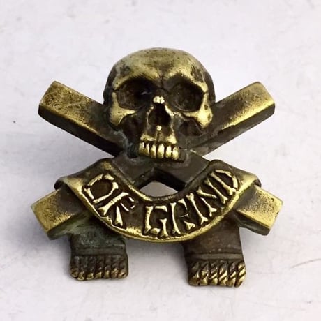 Dr.grind skull　ピンズ［kinsfolk］