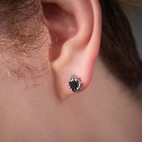 【即納可能！】ブラックナイトピアス　~Black knight earring~［Artemis Classic］