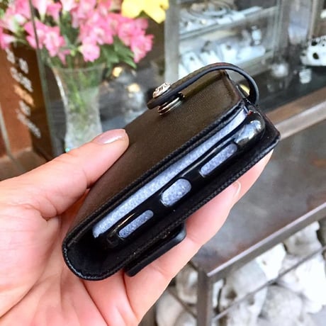 【50％OFF！SALE！！】本革アイフォンXS　ブックケース