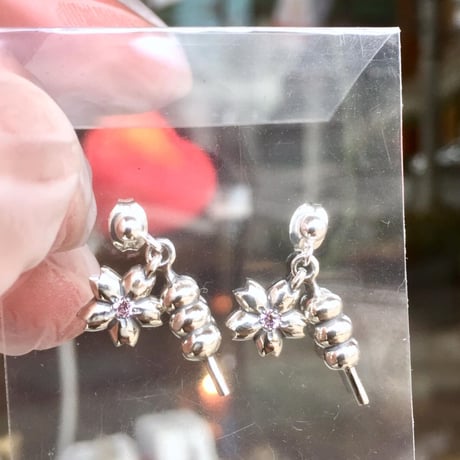 【🌸お花見ピアス】花団子(ピアス）［銀燭］