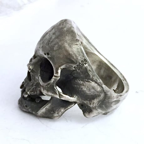 Malformation Skull リング　燻し［kinsfolk］