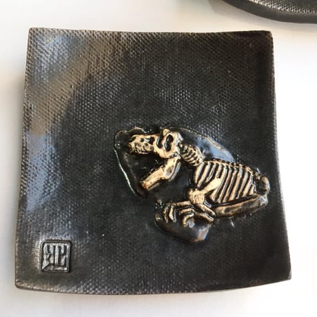 【SOLD OUTt】ティラノサウルス豆皿［大友窯SKULL］