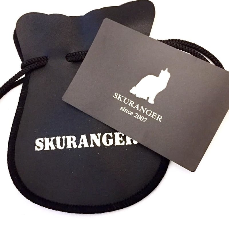 髑髏(スカル)】職人手彫り、特大38mm、縞黒檀、モリオン(黒水晶)2