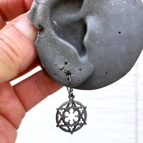 六芒星のピアス　ないもの結び（両耳用1セットピアス）［GimmelGarden］