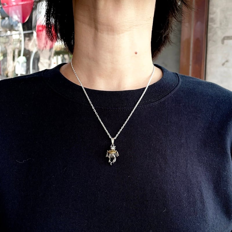 即納可能！】王冠にはまったドラゴン（ペンダントトップ）［林檎屋