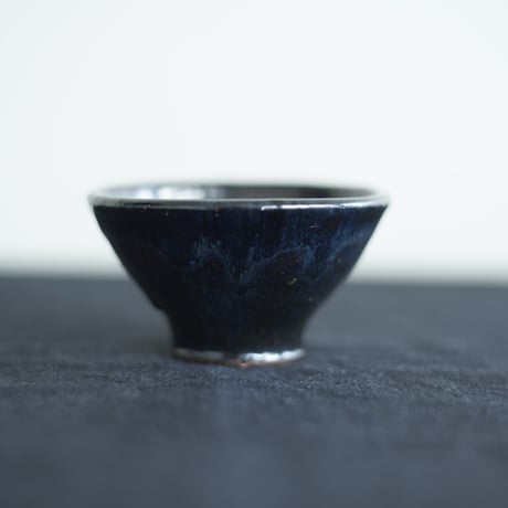 新八野窯 / 青の汲出し碗