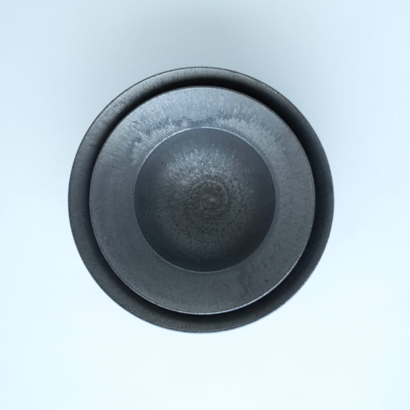 藤田千絵子 / 黒土のリム鉢（中・大） | Gallery KIANU