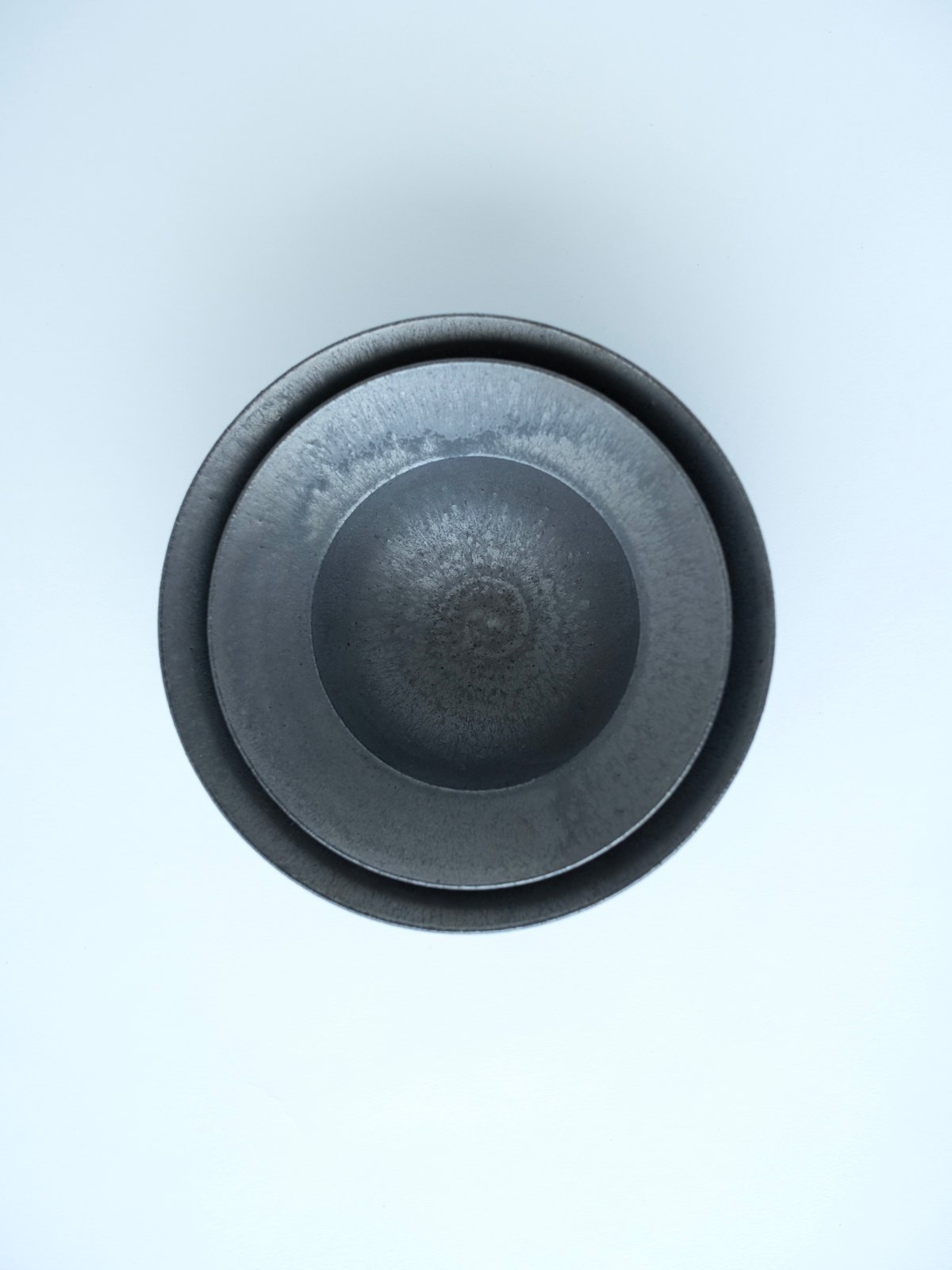 藤田千絵子 / 黒土のリム鉢（中・大） | Gallery KIANU