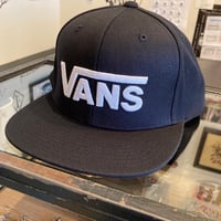 VANS DROP V II スナップバックキャップ