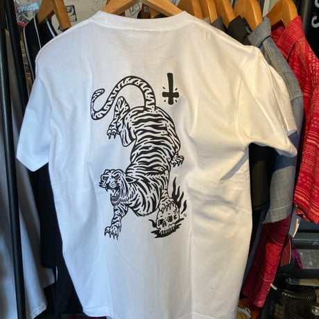 LURKING CLASS YANG TIGER Tシャツ