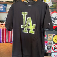 NEWERA Tシャツ