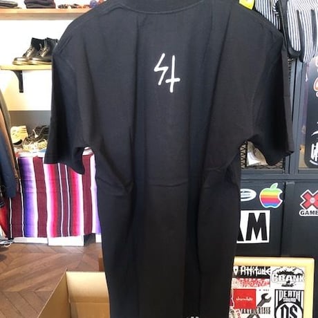 LURKING CLASS BALANCE Tシャツ