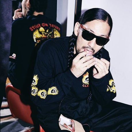 LURKING CLASS STIKKERCOLLAB L/S Tシャツ