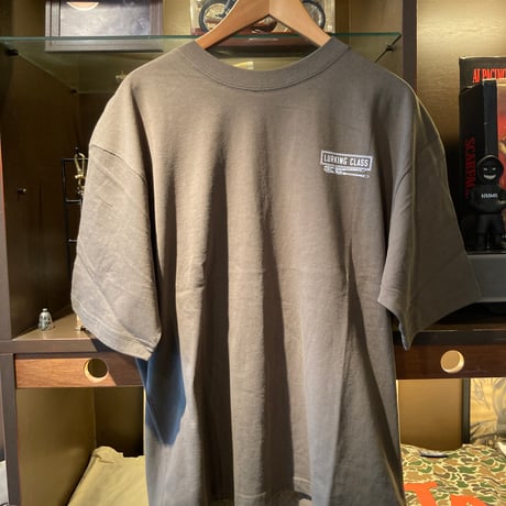 LURKINGCLASS UNCHAINED Tシャツ