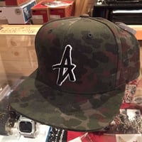 ALTAMONT DECADES SNAPBACK キャップ