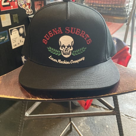 LOSER MACHINE BUENA スナップバックキャップ