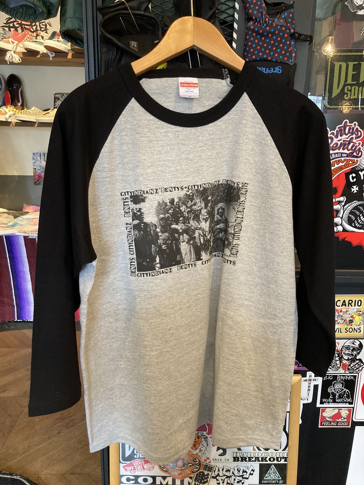 BENTY'S x CITY INDIANZ 狂った愛に、ラグランシャツ | Bnety's