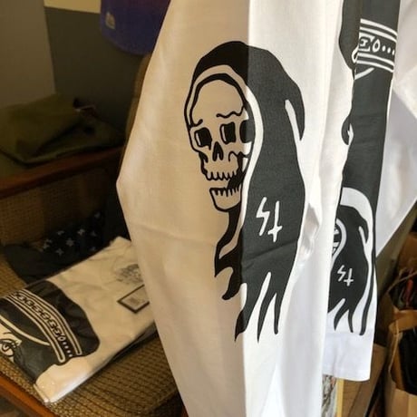 LURKING CLASS BADロングスリーブTシャツ