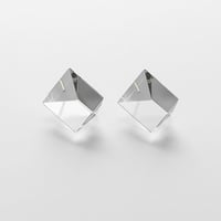 window - Y [S] - earrings