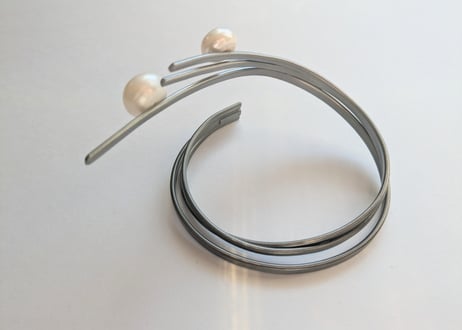 🇬🇷【KaterinaVassou】PEARLgunmetal/バングル