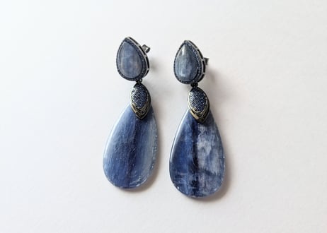 🇩🇪【SCHMUCKBASAR】KYANITE/ピアス