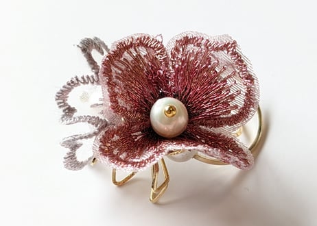 ☆【JACKLOOSE】刺繍花a8.限定gray×pink/イヤカフ