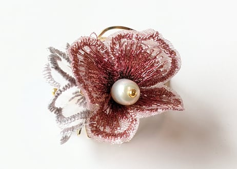 ☆【JACKLOOSE】刺繍花a8.限定gray×pink/イヤカフ