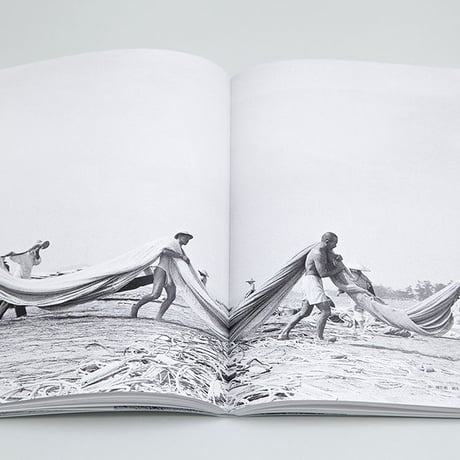 石田榮  写真集「はたらくことは  生きること――昭和30年前後の高知」（サイン入り）