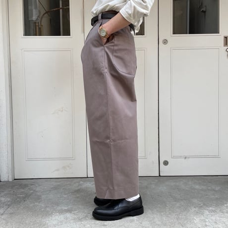 ☆  SS21 / STUDIO NICHOLSON  /  SORTE － PEACHED COTTON TWILL CLASSIC VOLUME PLEAT PANTS (CLAY) ☆