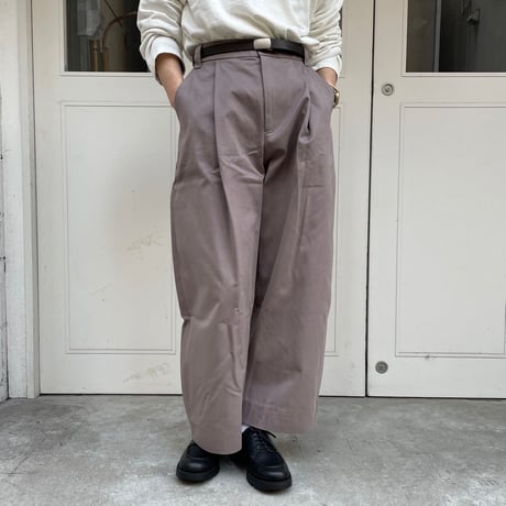 ☆  SS21 / STUDIO NICHOLSON  /  SORTE － PEACHED COTTON TWILL CLASSIC VOLUME PLEAT PANTS (CLAY) ☆