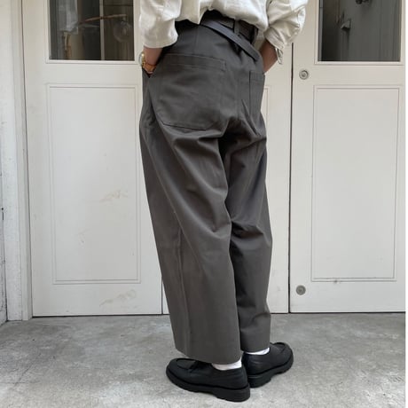 ☆  SS21 / STUDIO NICHOLSON  /  SORTE － PEACHED COTTON TWILL CLASSIC VOLUME PLEAT PANTS (KELP) ☆