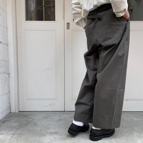 ☆  SS21 / STUDIO NICHOLSON  /  SORTE － PEACHED COTTON TWILL CLASSIC VOLUME PLEAT PANTS (KELP) ☆
