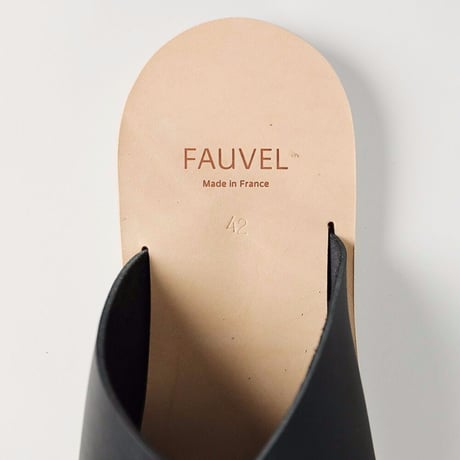★ FAUVEL - FLAT CROSS SANDAL (BLACK) ★
