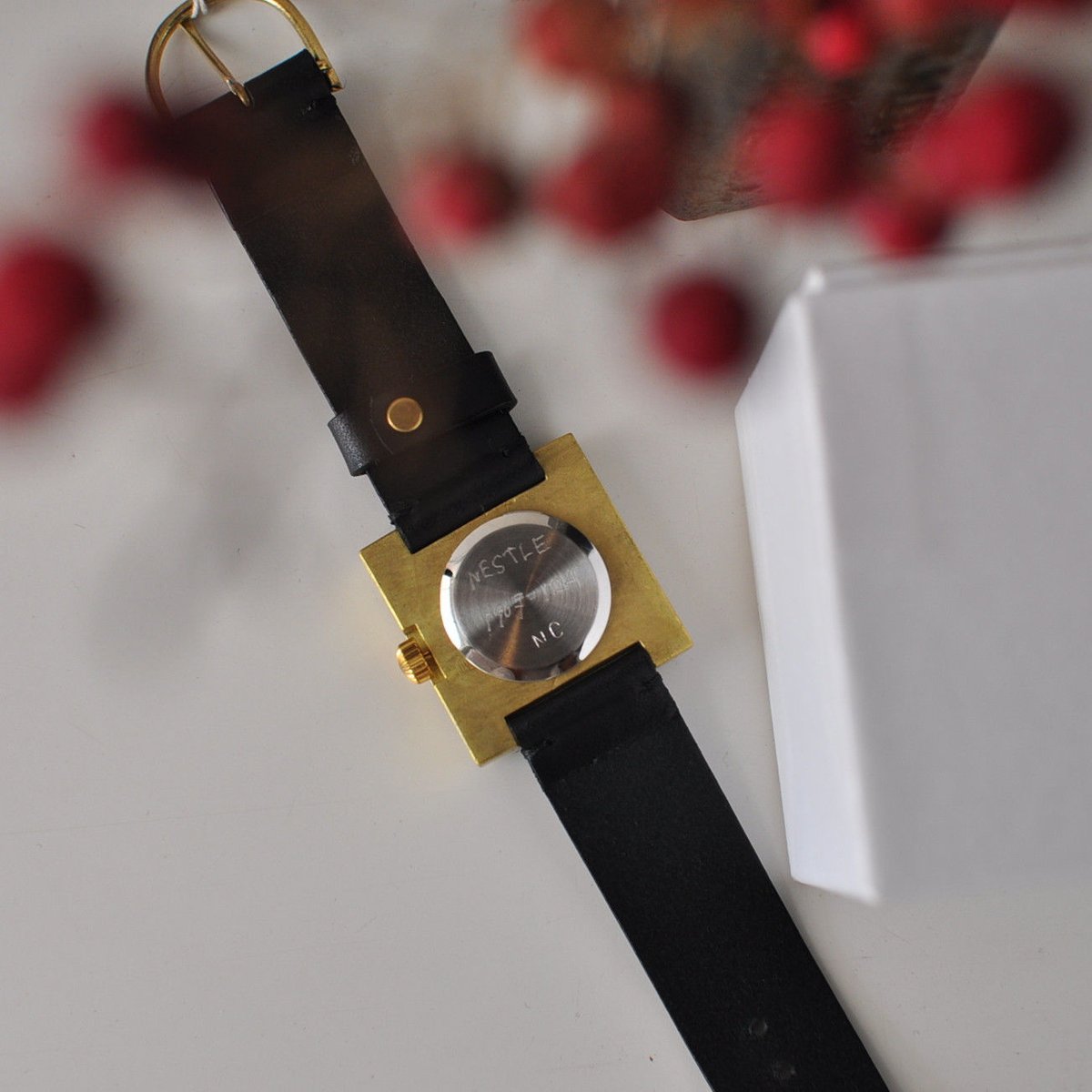 Nestlé 時計 s-l1200.jpg