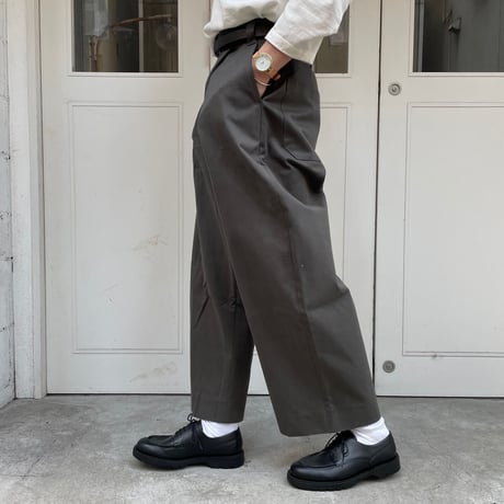 ☆  SS21 / STUDIO NICHOLSON  /  SORTE － PEACHED COTTON TWILL CLASSIC VOLUME PLEAT PANTS (KELP) ☆