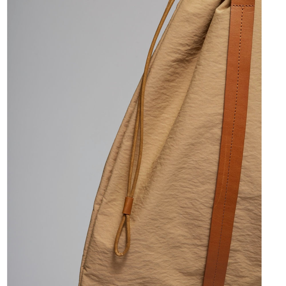 Building Block / Drawstring Tote in Khaki Crinkle